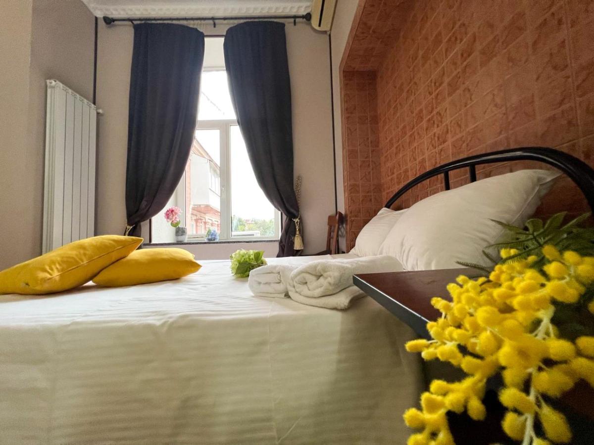 Apartment In The Historic Center Kiev Buitenkant foto